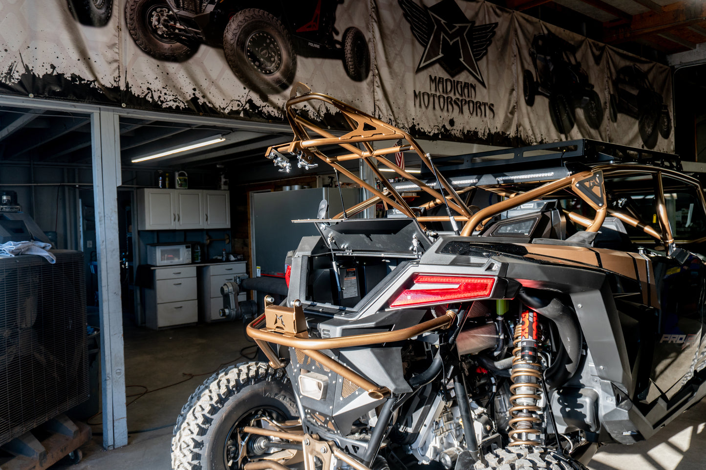 Polaris Pro R Spare Tire Rack/Rear Bumper Kit